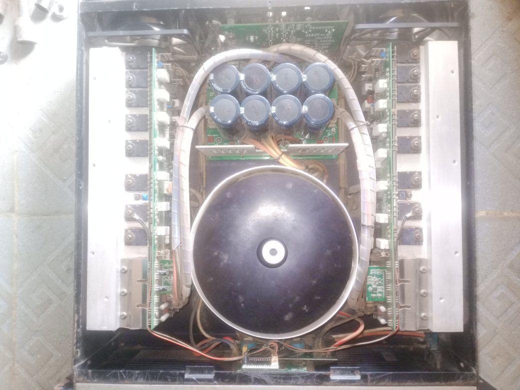 A picture of Jbl 8000 model