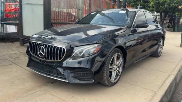 A picture of Mercedes Benz E300