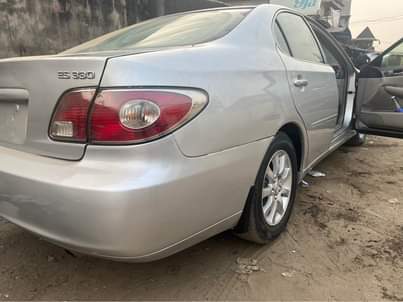 A picture of Es 330 lexus works perfectly exactly like Toks