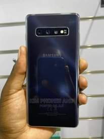 A picture of Samsung galaxy S10 0758794982