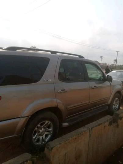 A picture of Toyota sequoia tokunbo standard complete pure first body pan untouched