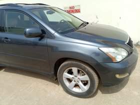 A picture of This two car s is very very perfect 1 Lexus