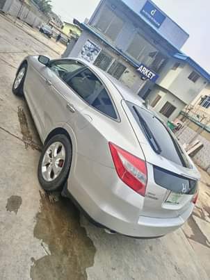 A picture of Honda Crosstour 2010 Model