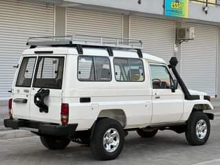 A picture of LAND CRUISER