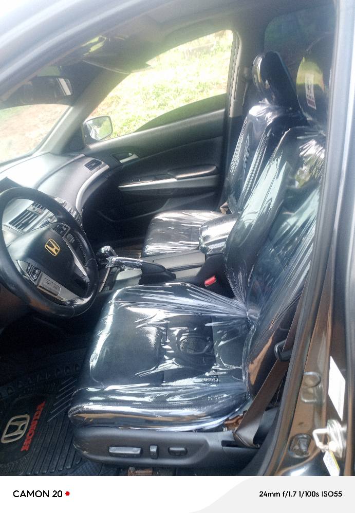 A picture of 2010 Honda accord full option leather seats sunroof back seat
