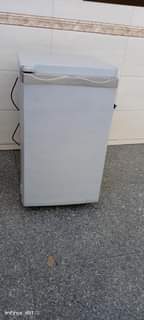 A picture of Nauza fridge yangu single door offer lak 170k