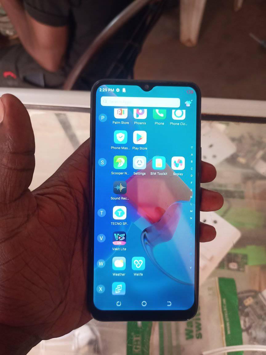 A picture of Tecno spark 8c