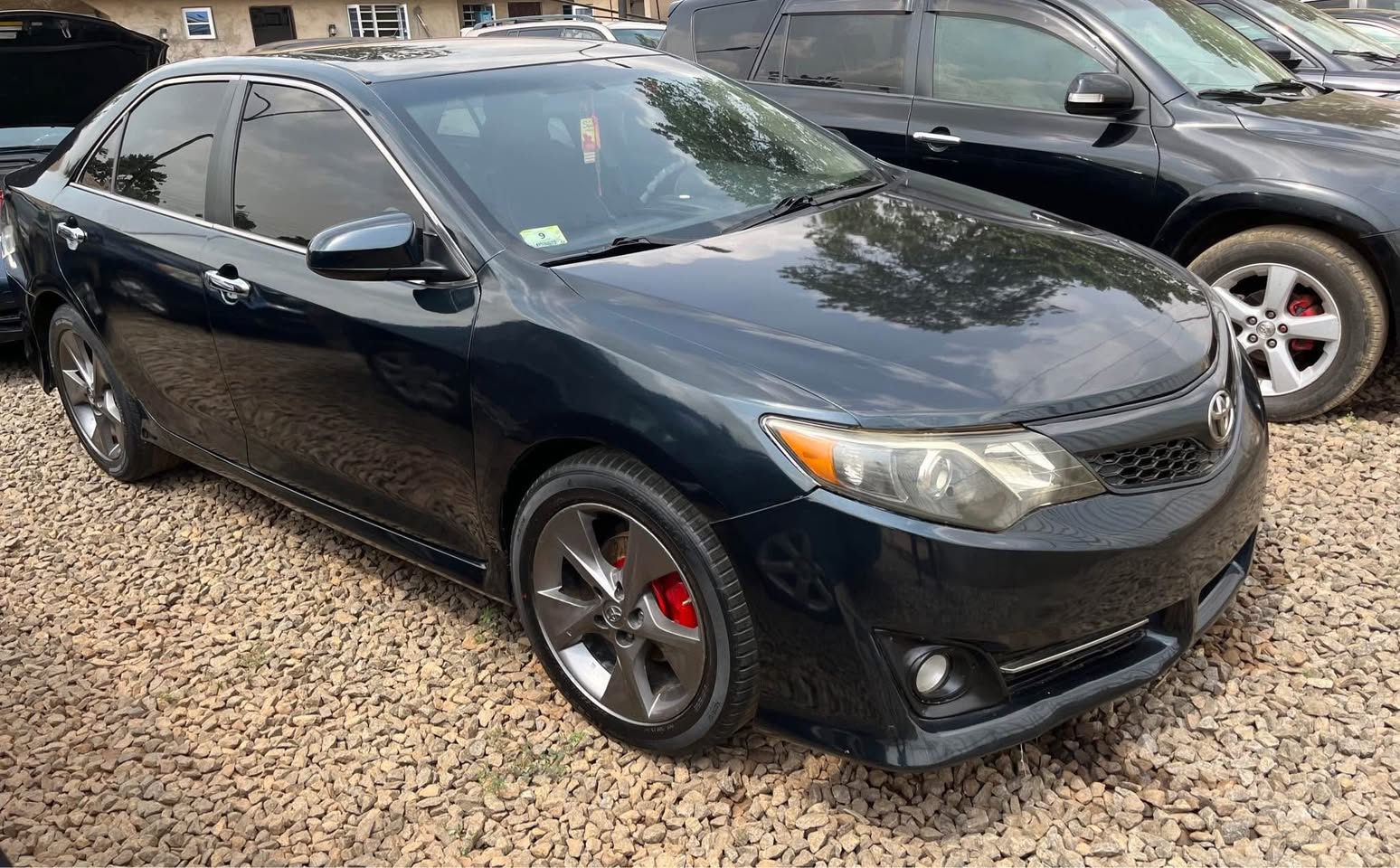 A picture of TOYOTA CAMRY 012 SE