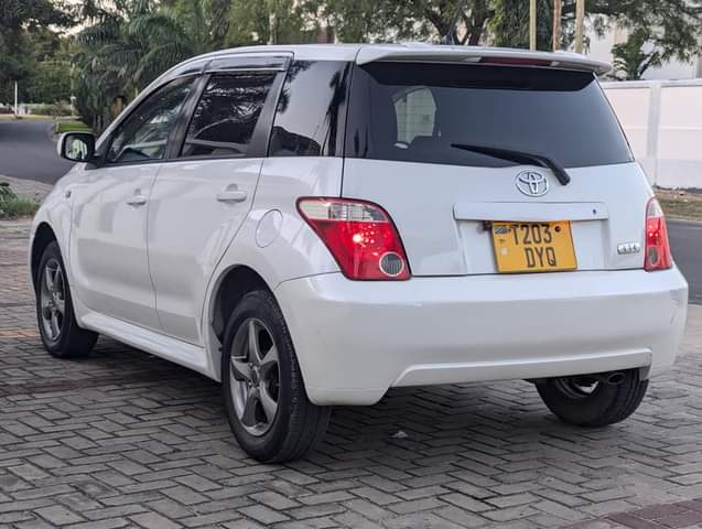 A picture of TOYOTA IST INAUZWA