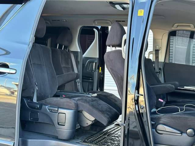 A picture of MAWASILIANO 0764454752 PRICE BEI 22 8MILION CHAP TOYOTA VERLFIRE YEAR