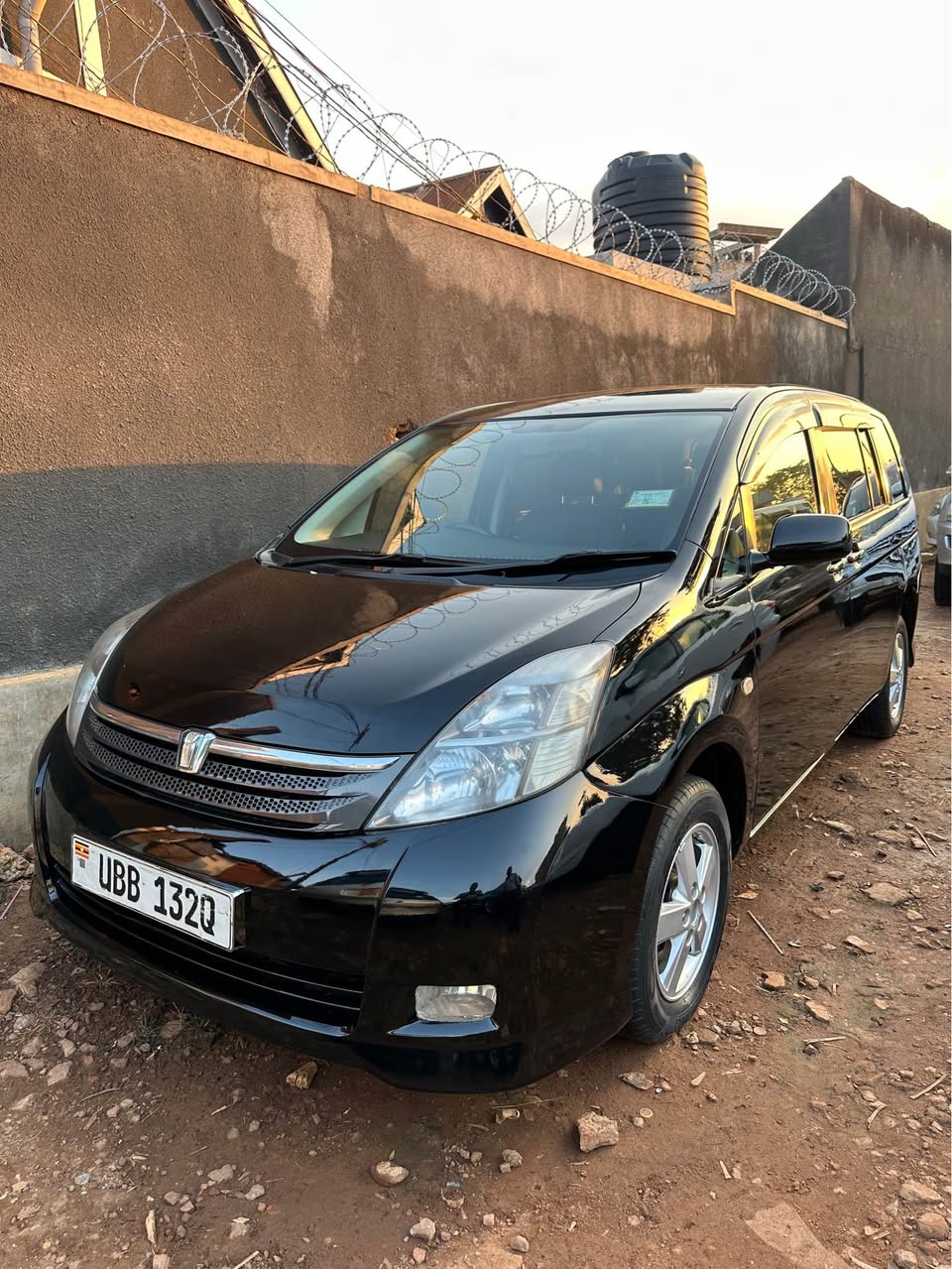 A picture of Toyota Isis 20m Negotiable
