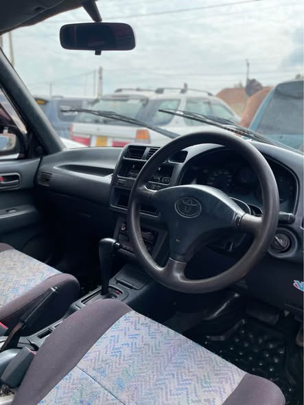 A picture of Toyota rav4