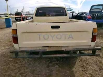 A picture of Toyota pickup hilux for sale at Lagos state 800 000