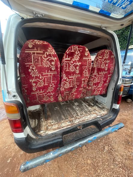 A picture of Kigege nati 6 taxi minivan