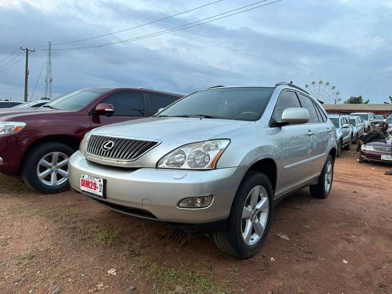 A picture of For sale Few months used 2006 Lexus RX 330 Full