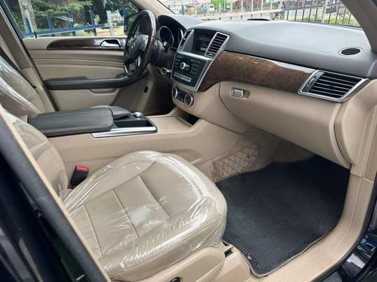 A picture of Mercedes Benz ML350