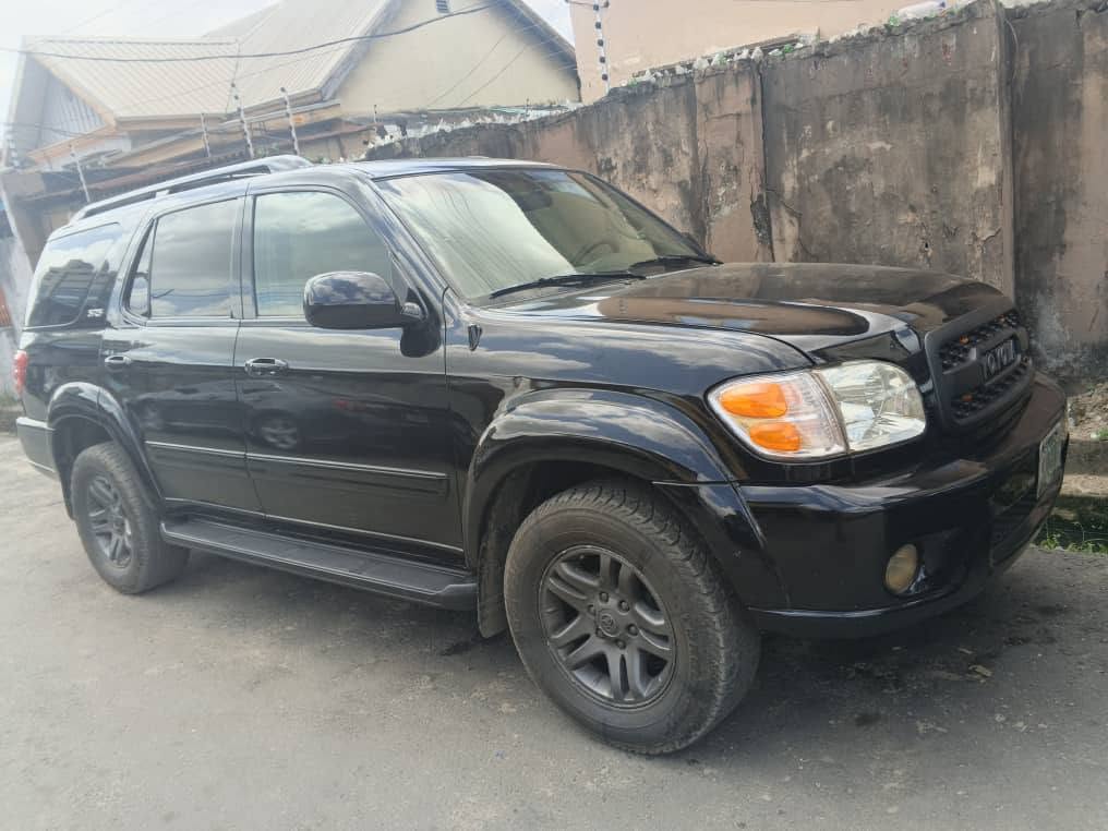 A picture of Toyota sequoia
