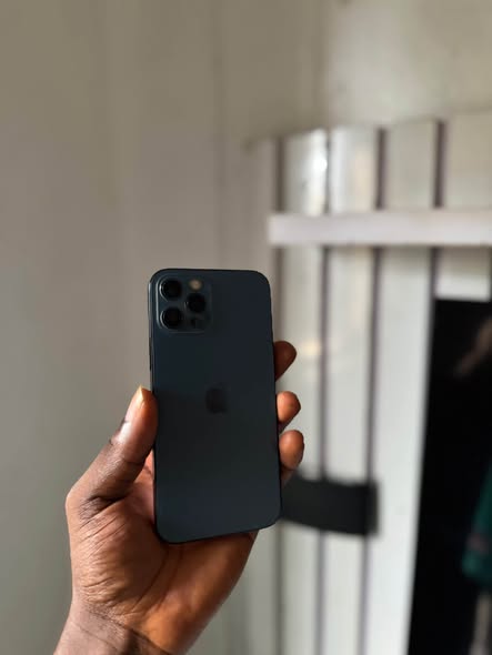 A picture of iPhone 12pro 128gb