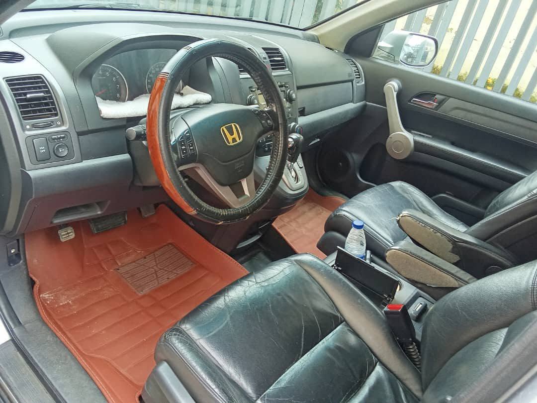 A picture of Honda CR V