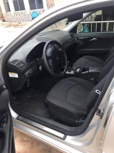 A picture of E200 07 model