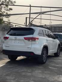 A picture of Tokunbo 2017 Toyota Highlander XLE