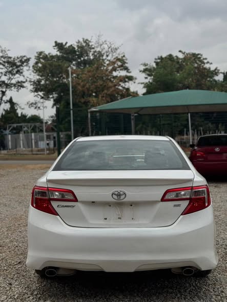 A picture of Toyota Camry SE 2014 V6