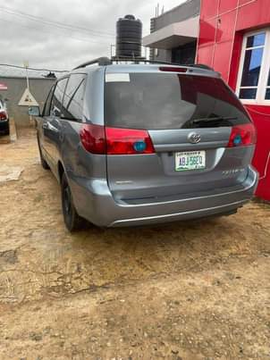 A picture of 2008 Toyota Sienna