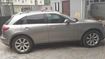 A picture of Infinity FX35 buy and drive