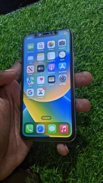 A picture of Iphone x gb 64 clean Betr 80 Face Truetone 0712478484
