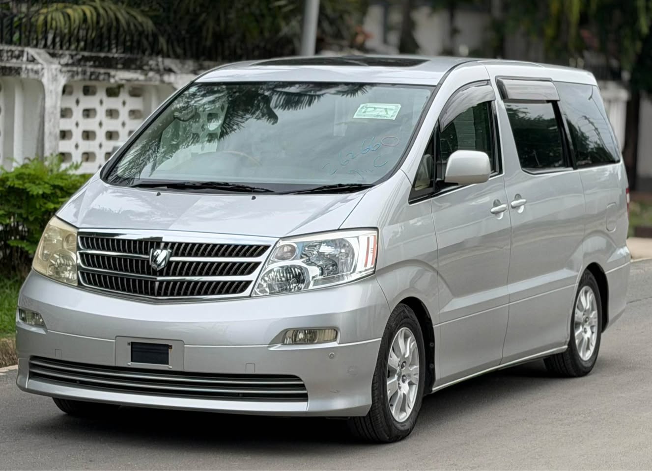 A picture of PRICE 23 9M unregested On Sale TOYOTA ALPHARD