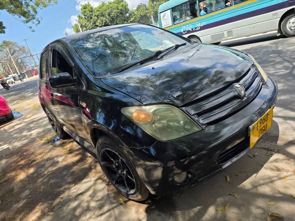 A picture of Toyota ist Namba DGU Year 2003 Cc 1490 Automatic Bei