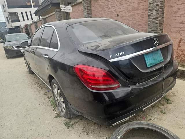 A picture of DEALER MARKET 2015 C300 pure first body NOTE BAD ENGINE