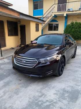 A picture of Well Maintained 2014 Ford Taurus Very sound 6plug engine 3