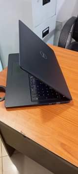 A picture of Dell latitude 7490