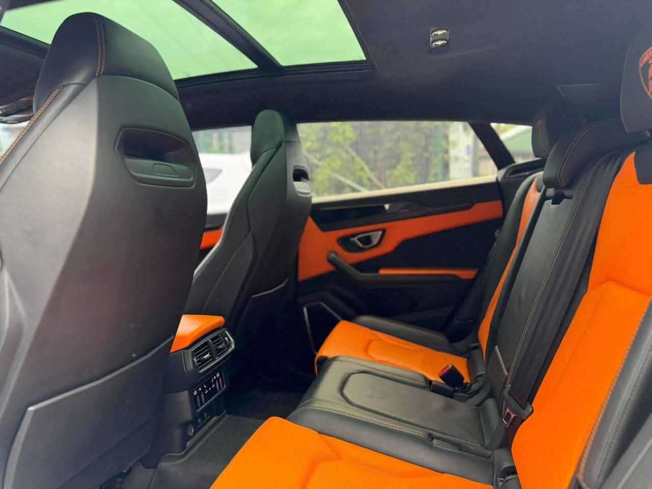 A picture of 2022 Lamborghini urus