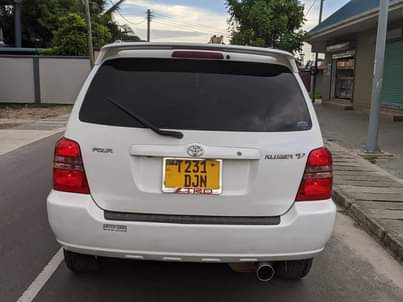 A picture of TOYOTA KLUGER FOR SALE
