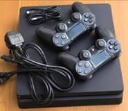 A picture of PS 4 FAT and SLIM