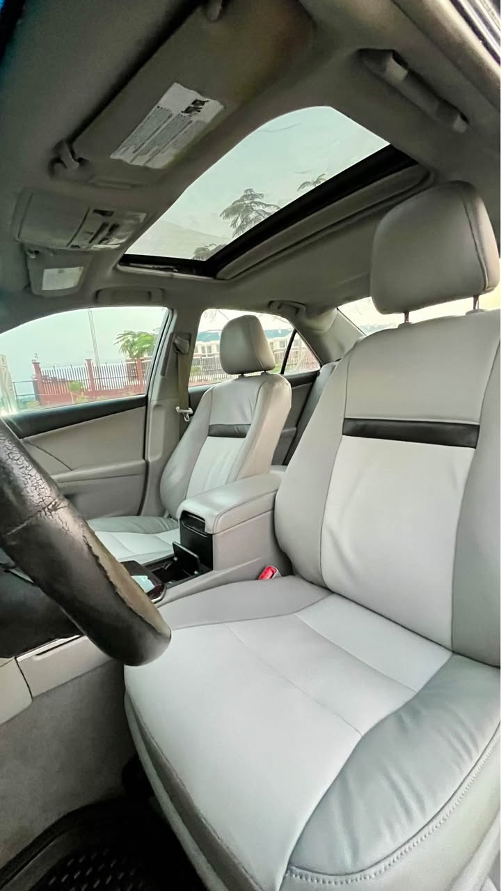 A picture of Extremely Clean Title Reg. 2013 Toyota Camry XLE V4 Keyless
