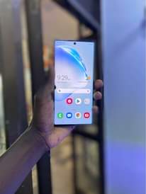 A picture of Samsung Note 10 plus 256gb 12gb ram clean no cracks