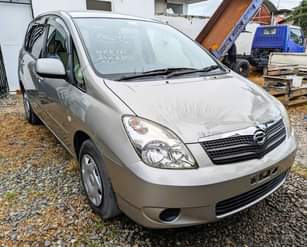 A picture of 2002 Toyota Spacio