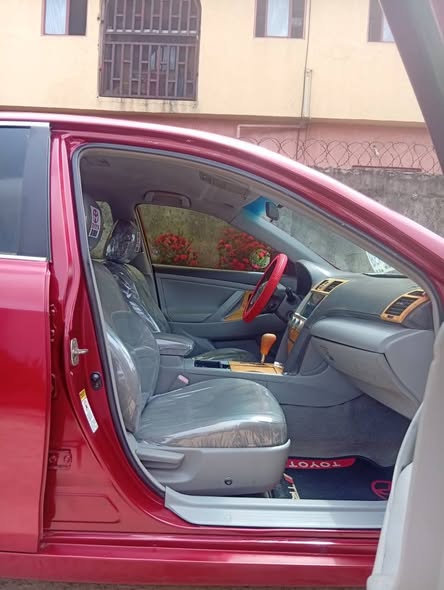 A picture of Toyota Camry SE 4plugs
