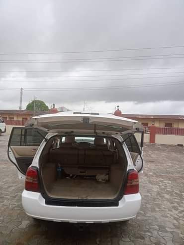 A picture of SMARTAUTOS Clean Toyota Highlander 3 Seaters Belgium Grade First User