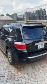 A picture of Toyota Highlander 2013 model for sale Sound untampered engine and
