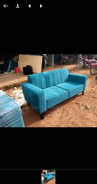 A picture of Sofa tailor is needed