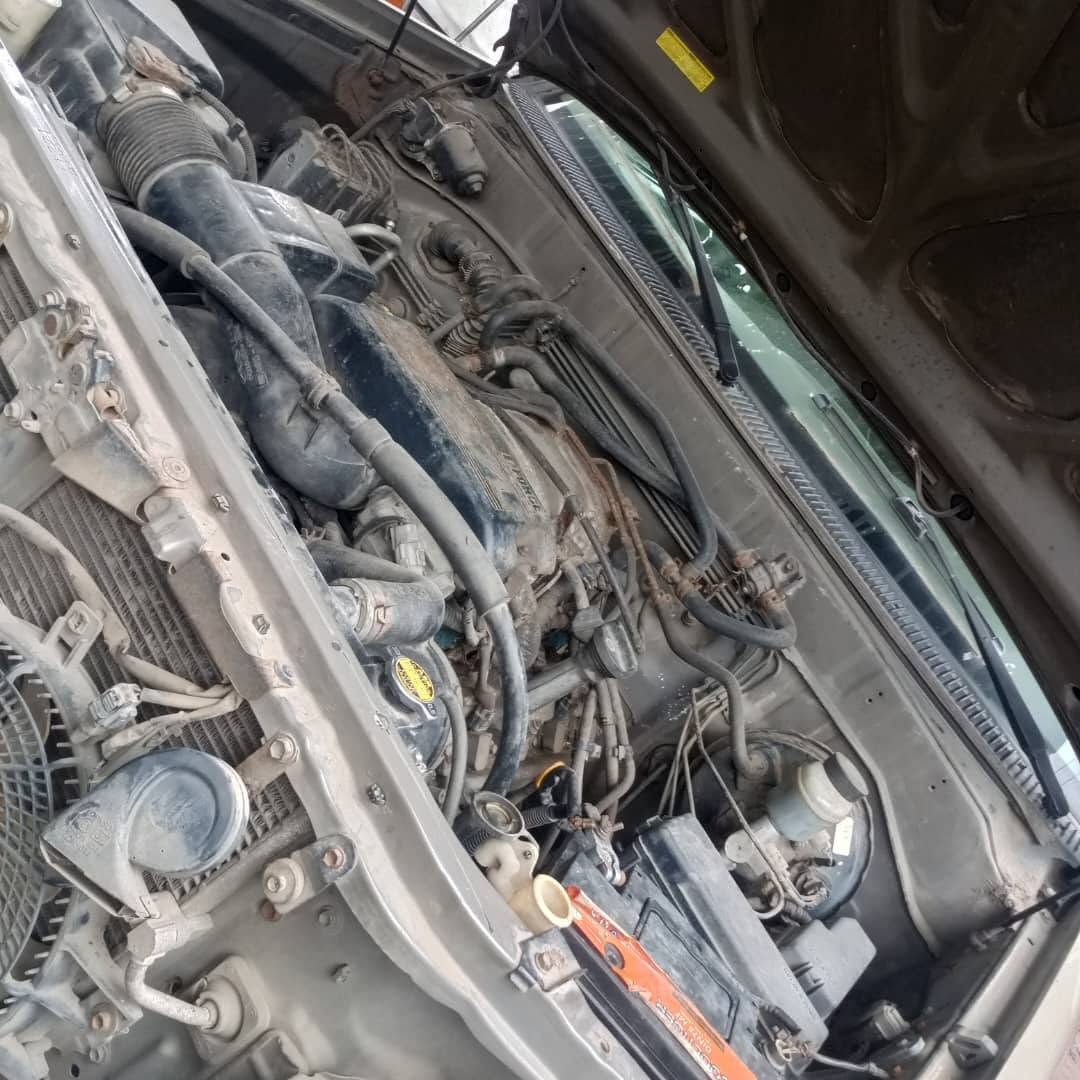 A picture of Toyota Sequoia first body 4 wheel drive engine gear 4