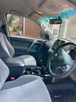 A picture of Land cruiser 2018 model at 120m