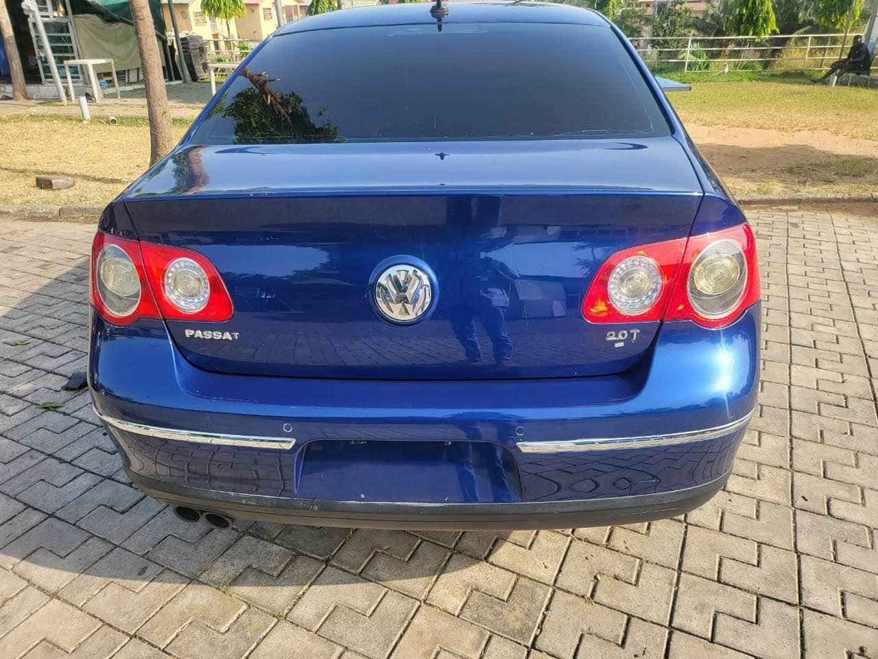 A picture of Volkswagen Passat 2008 model