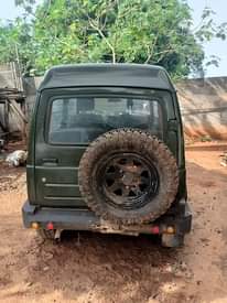 A picture of Suzuki samurai