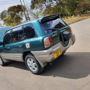 A picture of TOYOTA rav 4 for sale 0685136087 