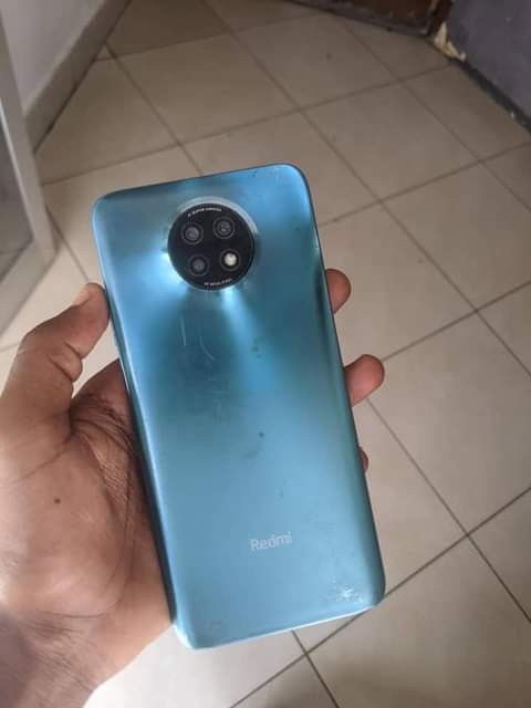 A picture of Redmi note 9